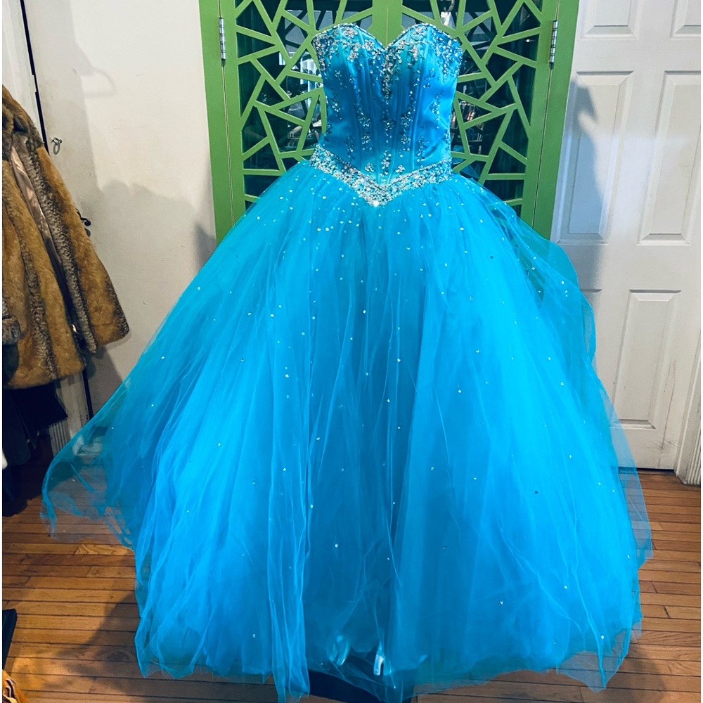 Mari Lee by Madeline Gardener Prom Formal & Quinceañera Dress w/ Corset Top - Picture 2 of 6